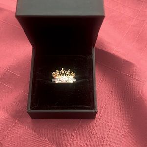 Women’s sterling silver 925 on inside (gold plated) ring